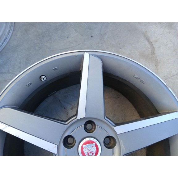 Recambio de llanta para jaguar xe (x760) 2.0 d referencia OEM IAM 81/2JX19EH2 ET45 X1 SAEJ2530 TYP723