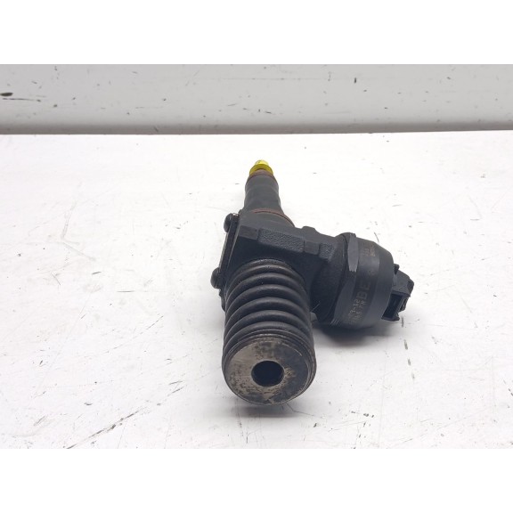 Recambio de inyector para volkswagen passat berlina (3b3) 1.9 tdi referencia OEM IAM 038130073al  
