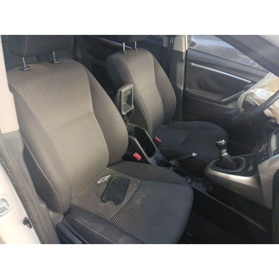 toyota verso (_r2_) del año 2013