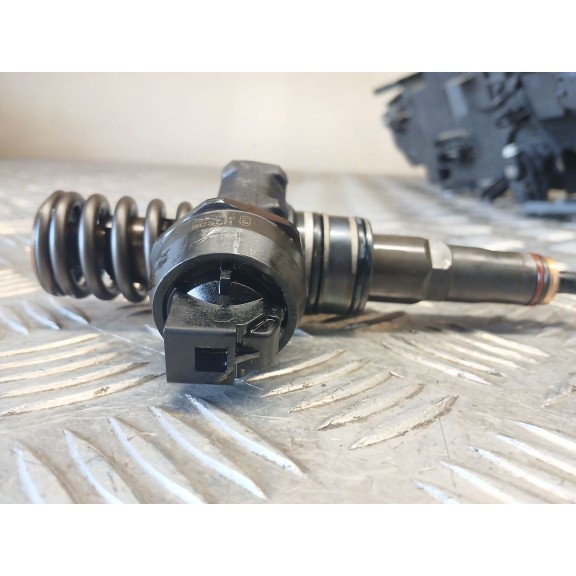 Recambio de inyector para volkswagen polo (9n3) match referencia OEM IAM   