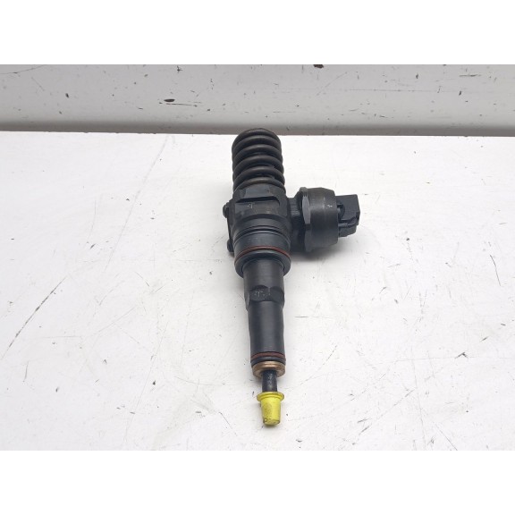 Recambio de inyector para volkswagen passat berlina (3b3) 1.9 tdi referencia OEM IAM 038130073al  
