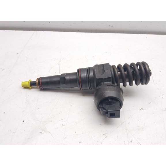 Recambio de inyector para volkswagen passat berlina (3b3) 1.9 tdi referencia OEM IAM 038130073al  