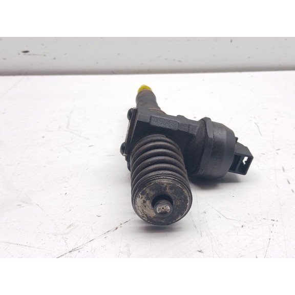Recambio de inyector para volkswagen passat berlina (3b3) 1.9 tdi referencia OEM IAM 038130073al  