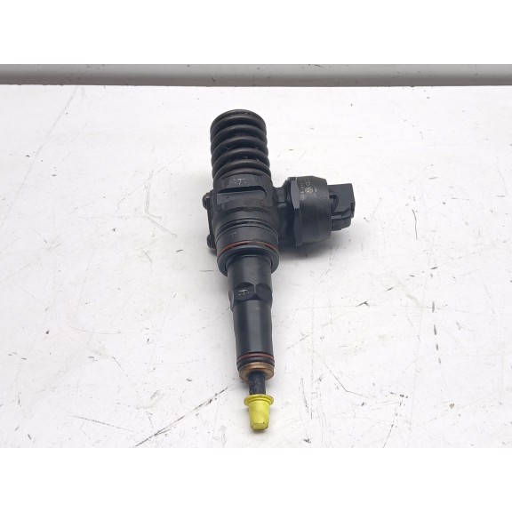 Recambio de inyector para volkswagen passat berlina (3b3) 1.9 tdi referencia OEM IAM 038130073al  