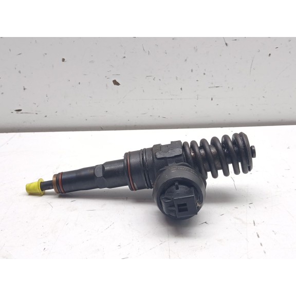 Recambio de inyector para volkswagen passat berlina (3b3) 1.9 tdi referencia OEM IAM 038130073al  