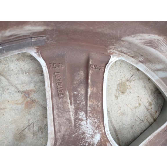 Recambio de llanta para peugeot 3008 confort referencia OEM IAM 7.5JX418 CH4 ET29 X1 9685121480