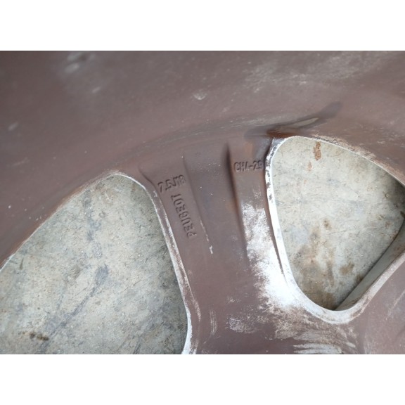 Recambio de llanta para peugeot 3008 confort referencia OEM IAM 7.5JX18 CH4 ET29 X1 9685121480