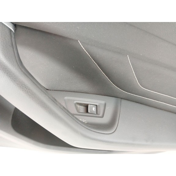 Recambio de guarnecido puerta trasera derecha para volkswagen arteon (3h8) referencia OEM IAM 3G8867212  