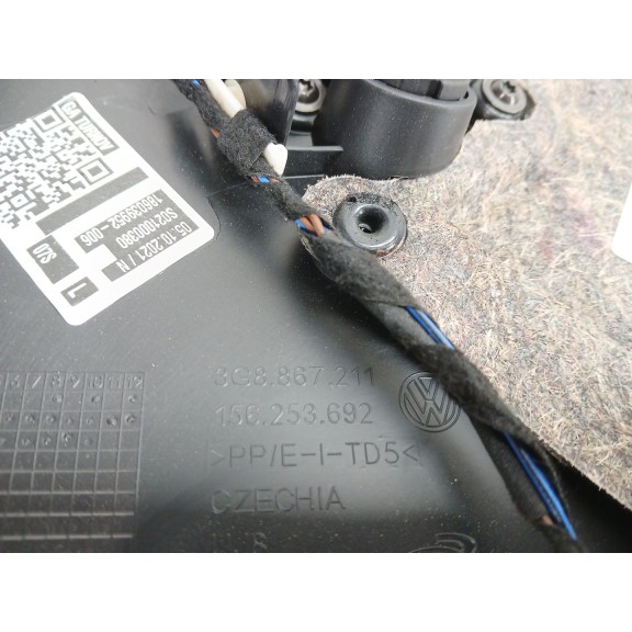 Recambio de guarnecido puerta trasera izquierda para volkswagen arteon (3h8) referencia OEM IAM 3G8867211  