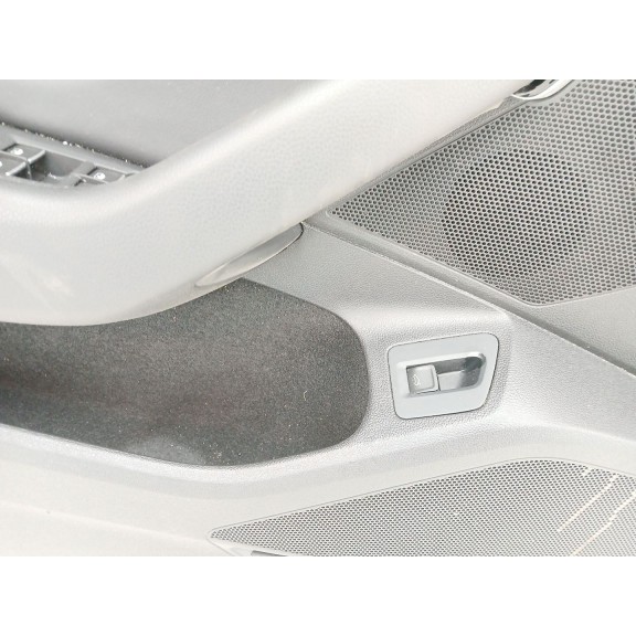 Recambio de guarnecido puerta delantera izquierda para volkswagen arteon (3h8) referencia OEM IAM 3G8831055  