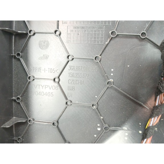 Recambio de guarnecido puerta delantera izquierda para volkswagen arteon (3h8) referencia OEM IAM 3G8831055  