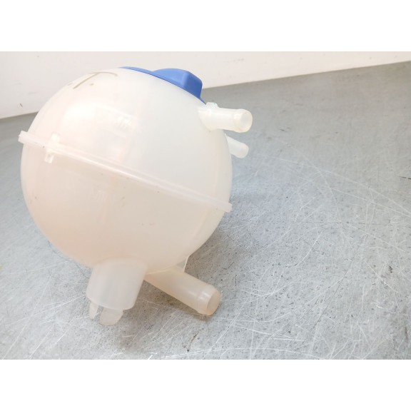 Recambio de deposito expansion para omoda 5 referencia OEM IAM 302001073AA  