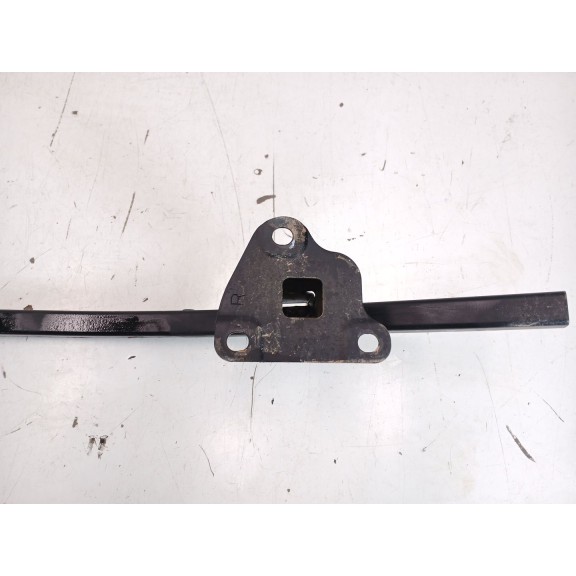 Recambio de travesaño inferior para omoda 5 referencia OEM IAM   