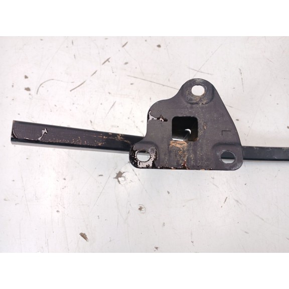 Recambio de travesaño inferior para omoda 5 referencia OEM IAM   