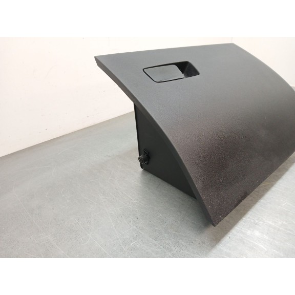 Recambio de guantera para omoda 5 referencia OEM IAM 401001828AA  