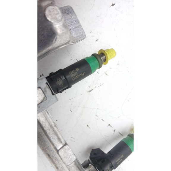 Recambio de rampa inyectora para ford fiesta (cbk) ghia referencia OEM IAM   