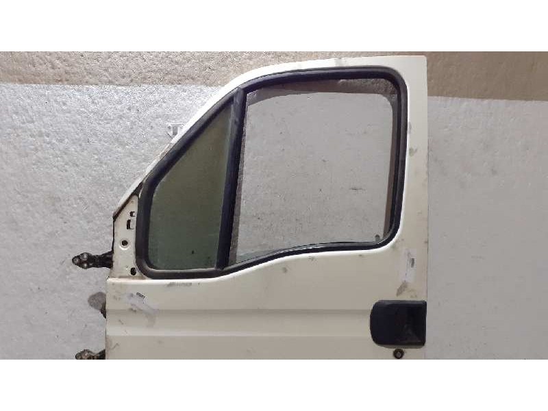 Recambio de puerta delantera izquierda para iveco daily caja cerrada (2006 =>) 2.3 diesel cat referencia OEM IAM  BLANCA 