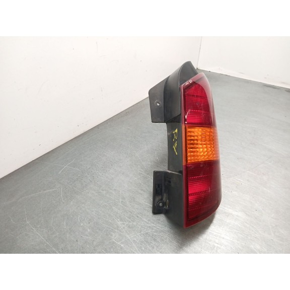 Recambio de piloto trasero derecho para ssangyong rodius i 2.7 xdi referencia OEM IAM 8360221  