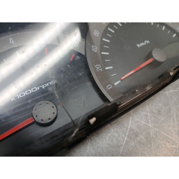 Recambio de cuadro instrumentos para ssangyong rodius i 2.7 xdi referencia OEM IAM 8020021403  