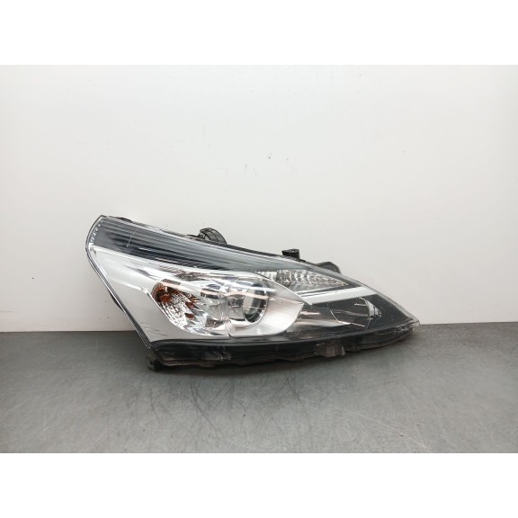 Recambio de faro derecho para toyota verso (_r2_) 1.6 d4-d (war20_) referencia OEM IAM 811300F61  