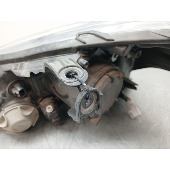 Recambio de faro derecho para toyota verso (_r2_) 1.6 d4-d (war20_) referencia OEM IAM 811300F61  