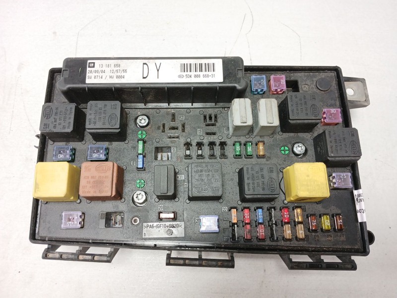 Recambio de caja reles / fusibles para opel astra h (a04) 1.7 cdti (l48) referencia OEM IAM 13181658  