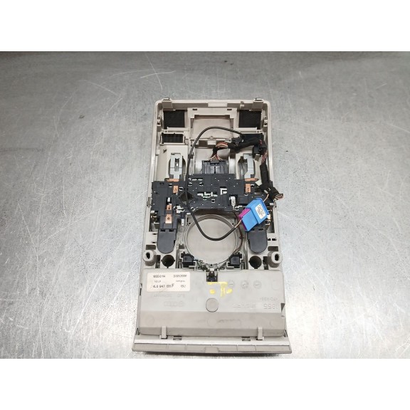 Recambio de luz interior para audi q7 (4l) 3.0 tdi referencia OEM IAM 4L0947135F  