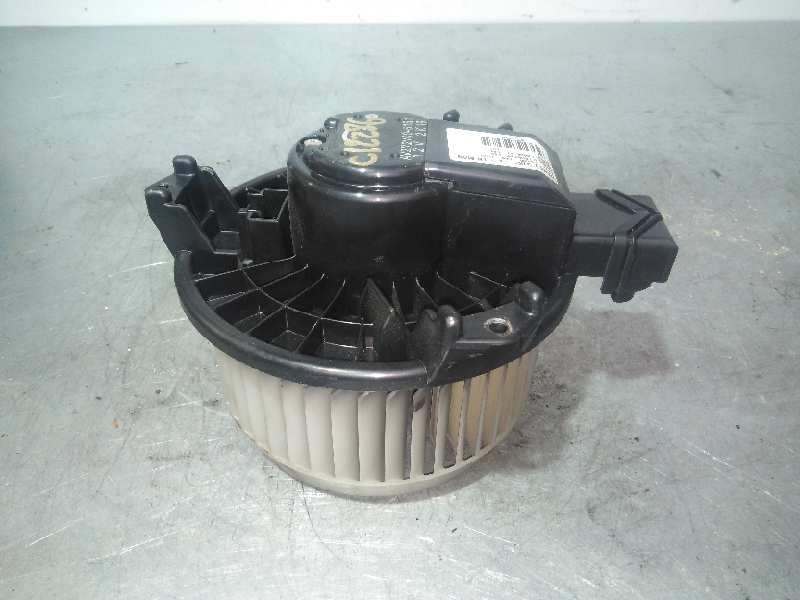 Recambio de motor calefaccion para toyota auris 1.4 16v cat referencia OEM IAM AV2727005151  