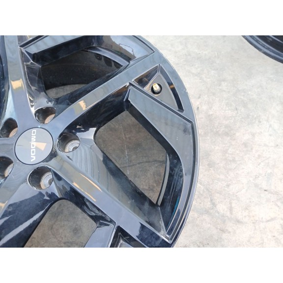 Recambio de llanta para omoda 5 referencia OEM IAM 7JX18 ET33 203000879AA 0112092022.