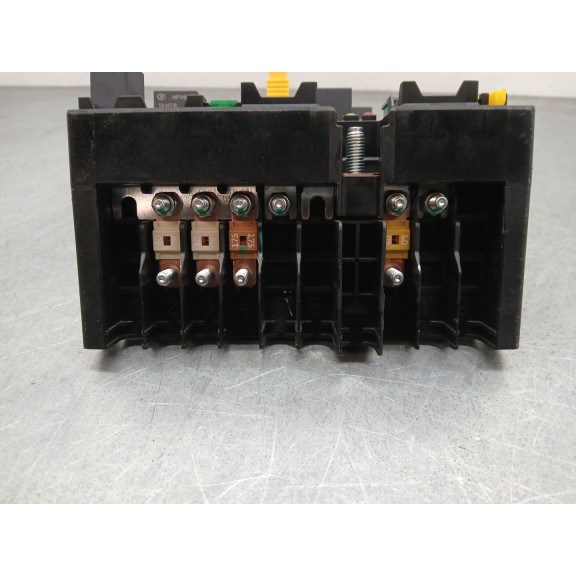 Recambio de caja reles / fusibles para omoda 5 referencia OEM IAM 807000525AA  