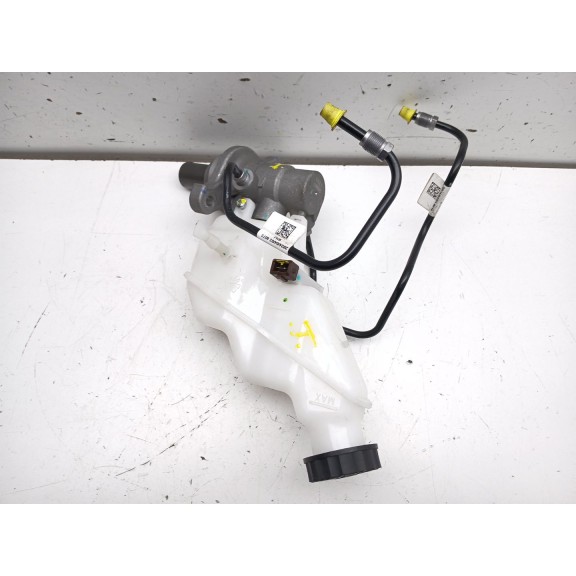 Recambio de bomba freno para omoda 5 referencia OEM IAM 204002877AA  