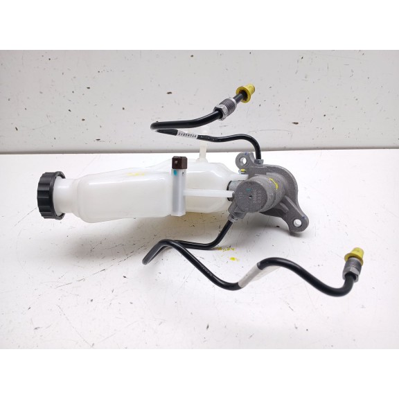 Recambio de bomba freno para omoda 5 referencia OEM IAM 204002877AA  