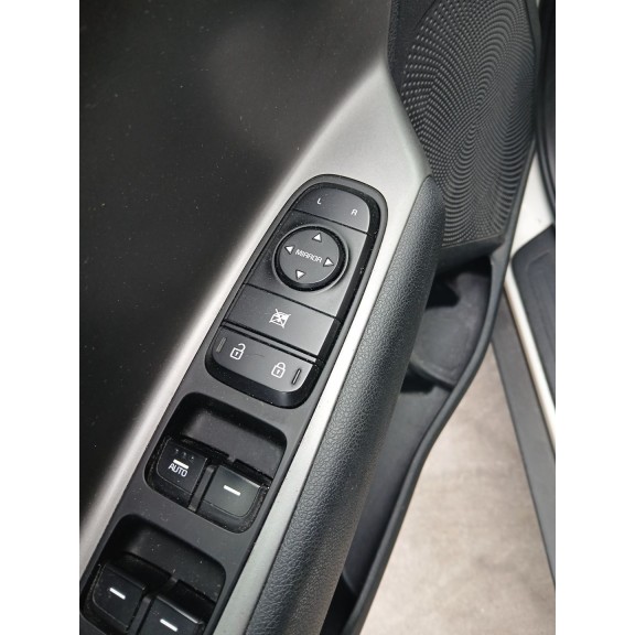 Recambio de retrovisor derecho para kia niro i (de) 1.6 gdi hybrid referencia OEM IAM   