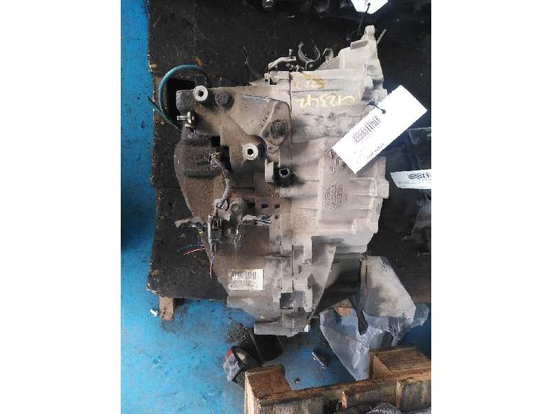 Recambio de caja cambios para volvo v40 familiar 2.0 t referencia OEM IAM T106979 B 5V 189.000KM P30616077