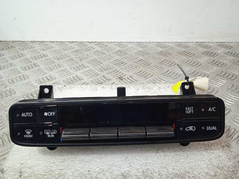 Recambio de mando climatizador para toyota auris hybrid active referencia OEM IAM 5590002C50  