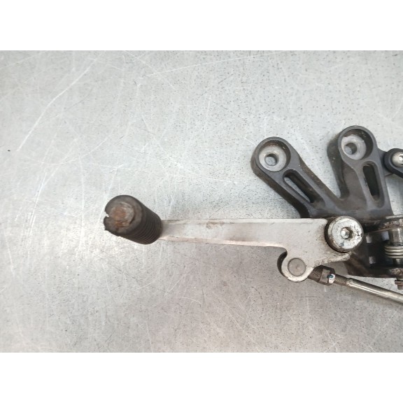 Recambio de estribo para yamaha r7 referencia OEM IAM   