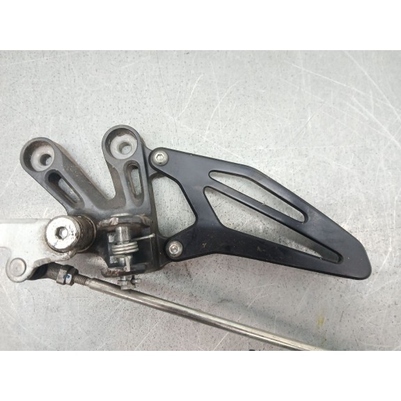 Recambio de estribo para yamaha r7 referencia OEM IAM   