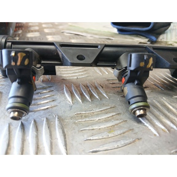 Recambio de rampa inyectora para seat ibiza iv (6j5, 6p1) 1.2 referencia OEM IAM 03e133320a  