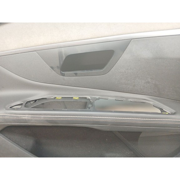 Recambio de guarnecido puerta delantera izquierda para peugeot 5008 gt referencia OEM IAM   