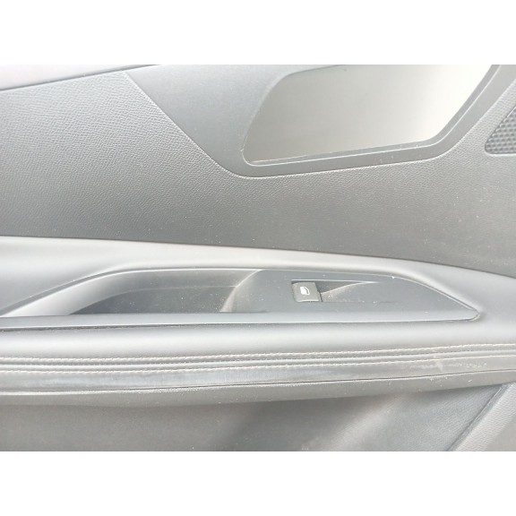 Recambio de guarnecido puerta trasera izquierda para peugeot 5008 gt referencia OEM IAM 98269872dg  