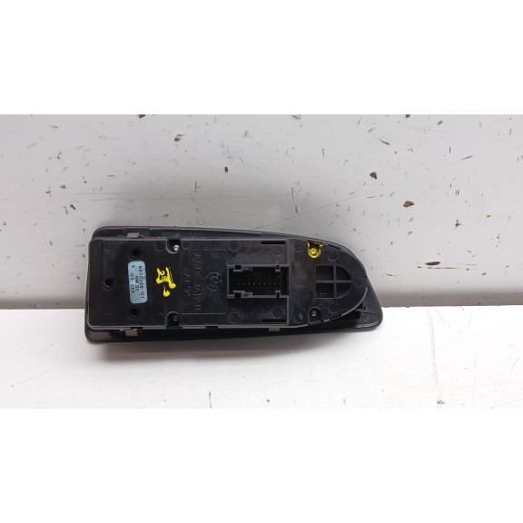 Recambio de mando elevalunas delantero izquierdo para bmw 1 (e87) 116 i referencia OEM IAM 697020601  