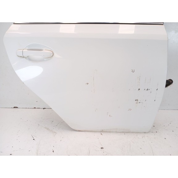 Recambio de puerta trasera derecha para toyota auris 2.0 d-4d cat referencia OEM IAM   