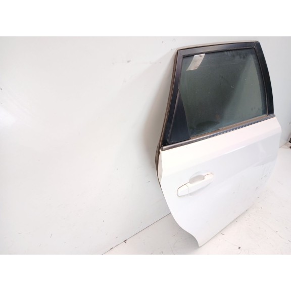 Recambio de puerta trasera derecha para toyota auris 2.0 d-4d cat referencia OEM IAM   