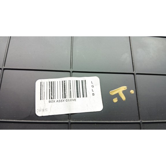 Recambio de guantera para ssangyong korando limited 4x2 referencia OEM IAM   