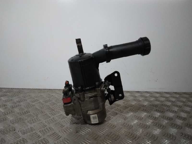 Recambio de bomba direccion para citroën c4 berlina collection referencia OEM IAM 9681545980  