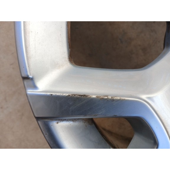 Recambio de llanta para jeep avenger (j2) referencia OEM IAM 6.5JX17 H2 ET32 52197382 17 PULGADAS