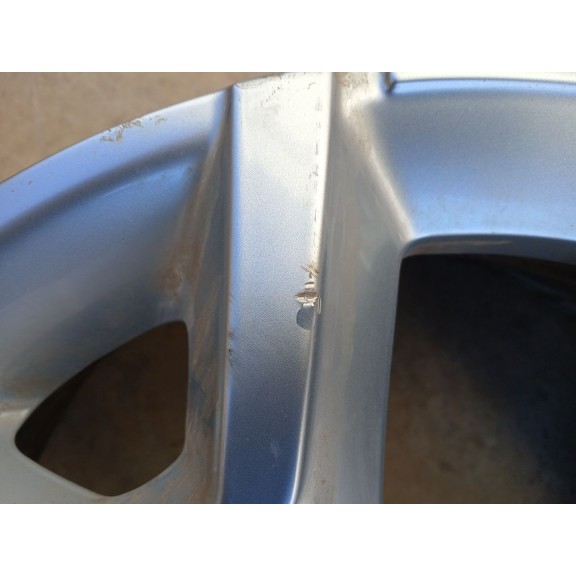 Recambio de llanta para jeep avenger (j2) referencia OEM IAM 6.5JX17 H2 ET32 52197382 17 PULGADAS