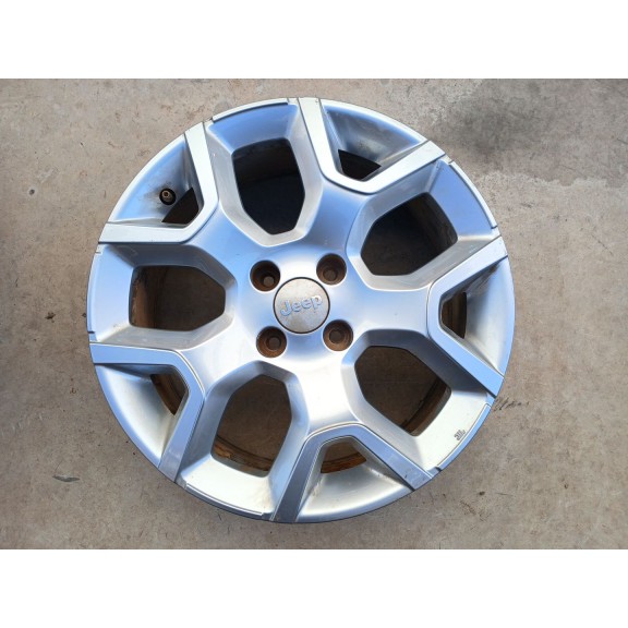 Recambio de llanta para jeep avenger (j2) referencia OEM IAM 6.5JX17 H2 ET32 52197382 17 PULGADAS