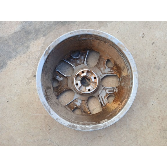 Recambio de llanta para jeep avenger (j2) referencia OEM IAM 6.5JX17 H2 ET32 52197382 17 PULGADAS