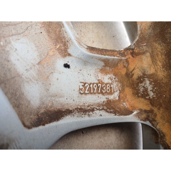 Recambio de llanta para jeep avenger (j2) referencia OEM IAM 6.5JX17 H2 ET32 52197382 17 PULGADAS